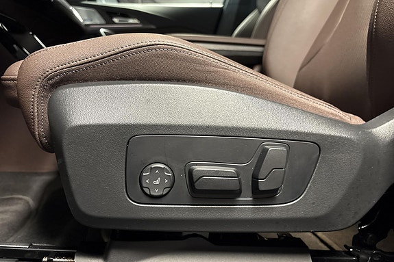 BMW iX1 15 of 17