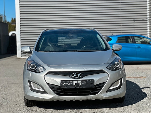 Hyundai i30 2 of 15
