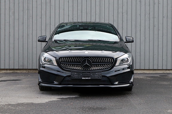 Mercedes-Benz CLA180 2 of 28