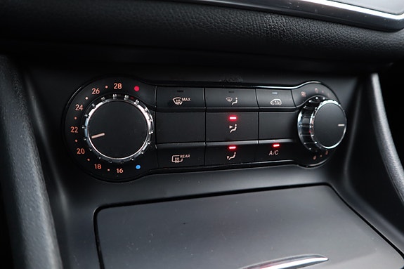 Mercedes-Benz CLA180 21 of 28