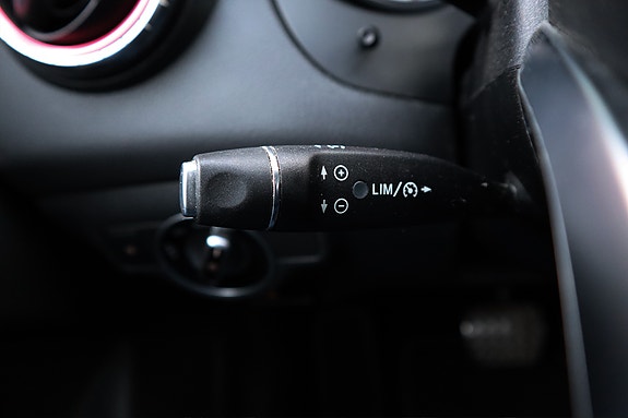 Mercedes-Benz CLA180 17 of 28