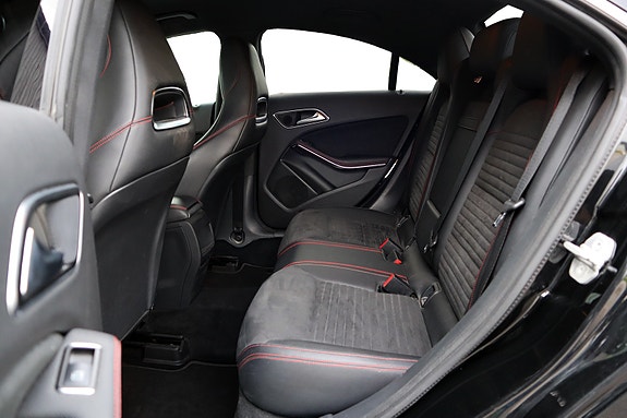 Mercedes-Benz CLA180 12 of 28