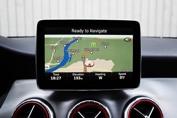 Mercedes-Benz CLA180 25 of 28