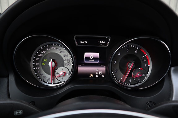 Mercedes-Benz CLA180 16 of 28