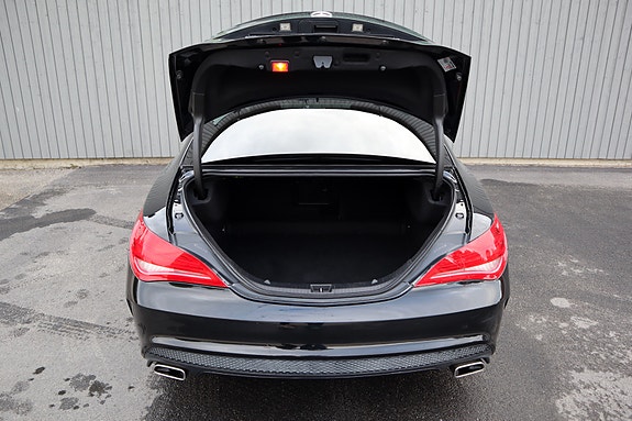 Mercedes-Benz CLA180 10 of 28
