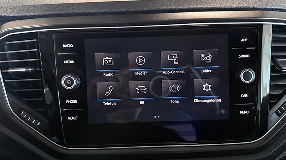 Volkswagen T-Roc 21 of 29
