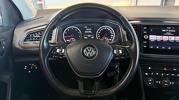 Volkswagen T-Roc 10 of 29