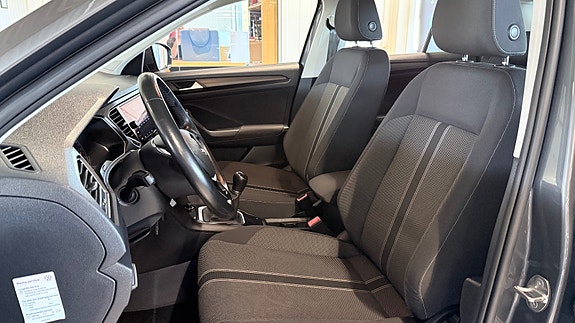 Volkswagen T-Roc 13 of 29