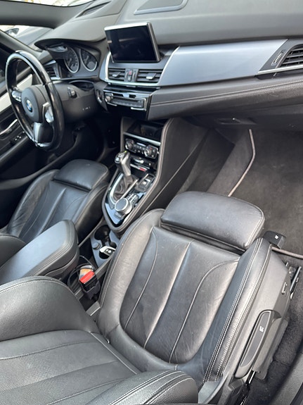 BMW 225xe 10 of 16