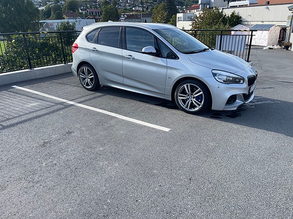 BMW 225xe 3 of 16