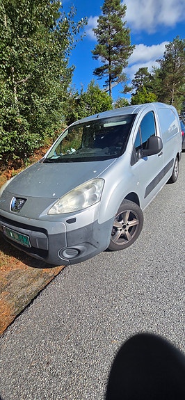 Peugeot Partner 4 of 8