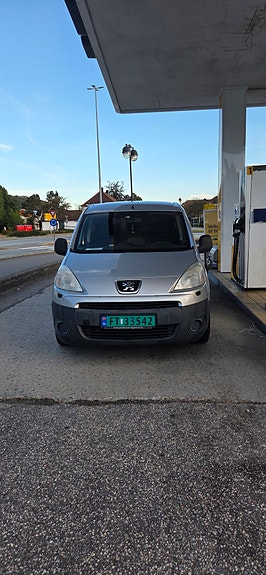 Peugeot Partner 2 of 8