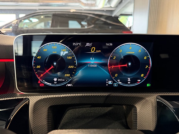 Mercedes-Benz A200 18 of 30