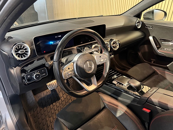 Mercedes-Benz A200 13 of 30