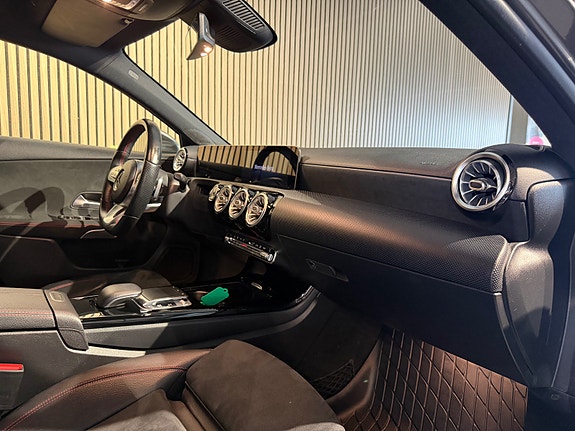 Mercedes-Benz A200 9 of 30