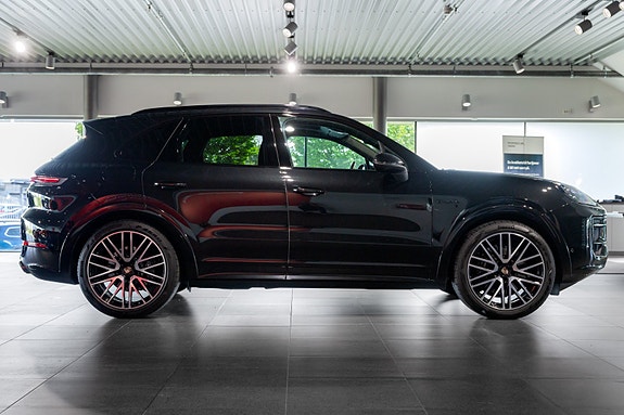 Porsche Cayenne 6 of 30