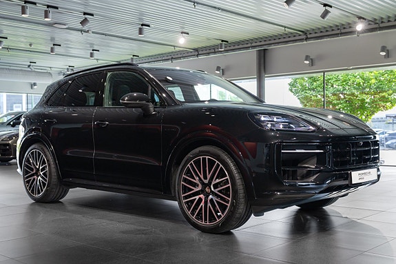 Porsche Cayenne 7 of 30