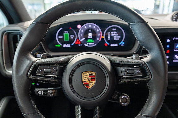 Porsche Cayenne 21 of 30