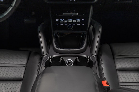 Porsche Cayenne 25 of 30
