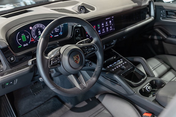 Porsche Cayenne 19 of 30