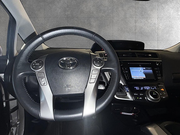 Toyota Prius+ 14 of 20