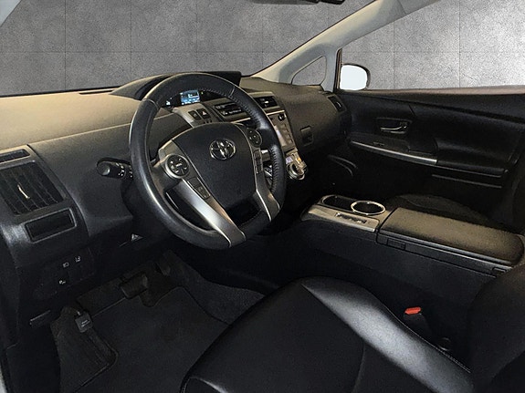 Toyota Prius+ 10 of 20