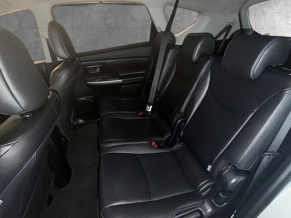 Toyota Prius+ 11 of 20
