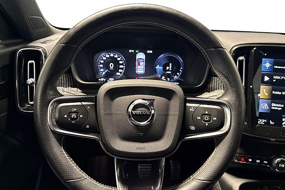Volvo XC40 12 of 21