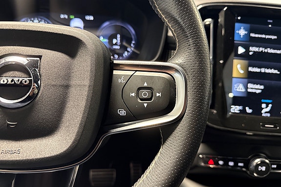 Volvo XC40 14 of 21