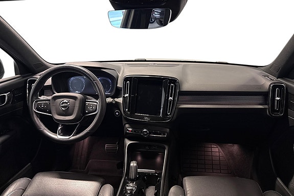 Volvo XC40 18 of 21
