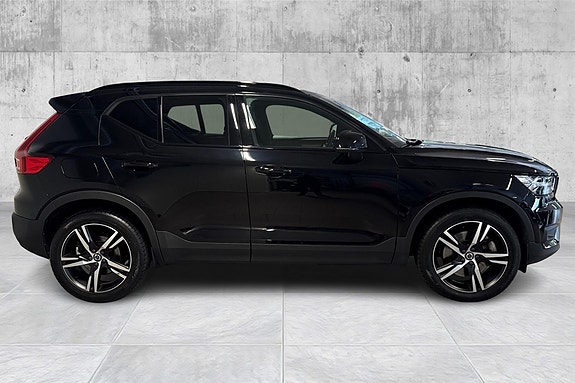 Volvo XC40 5 of 21