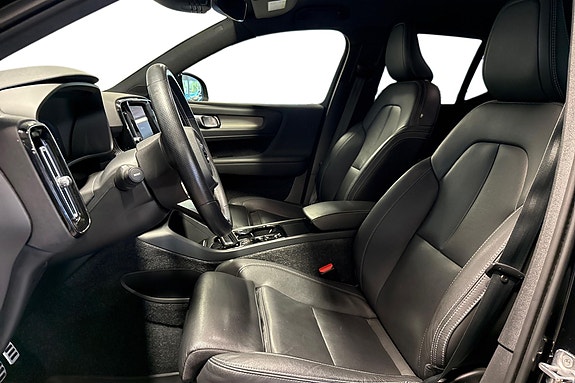 Volvo XC40 11 of 21