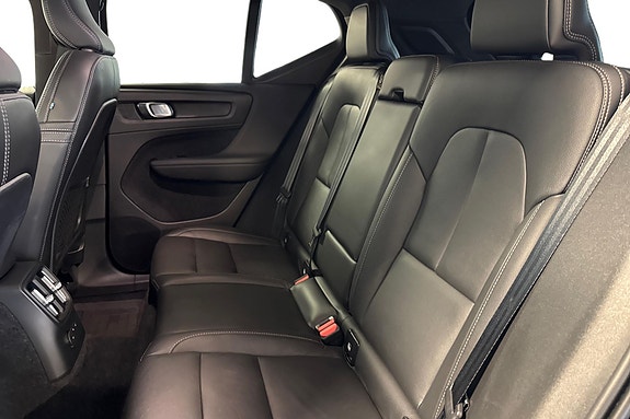 Volvo XC40 19 of 21