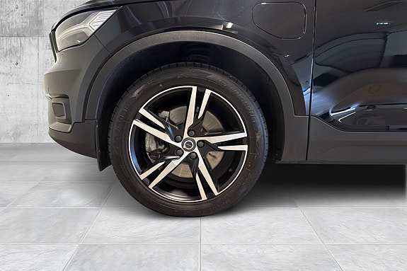 Volvo XC40 9 of 21