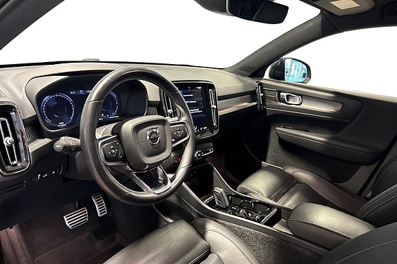 Volvo XC40 10 of 21