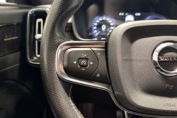 Volvo XC40 13 of 21
