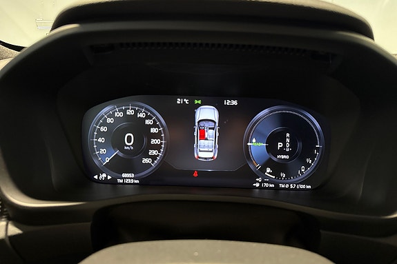 Volvo XC40 15 of 21