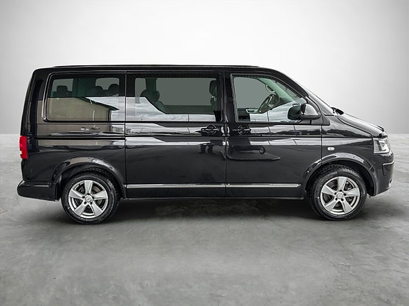 Volkswagen Multivan 6 of 30