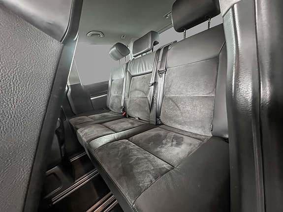 Volkswagen Multivan 24 of 30