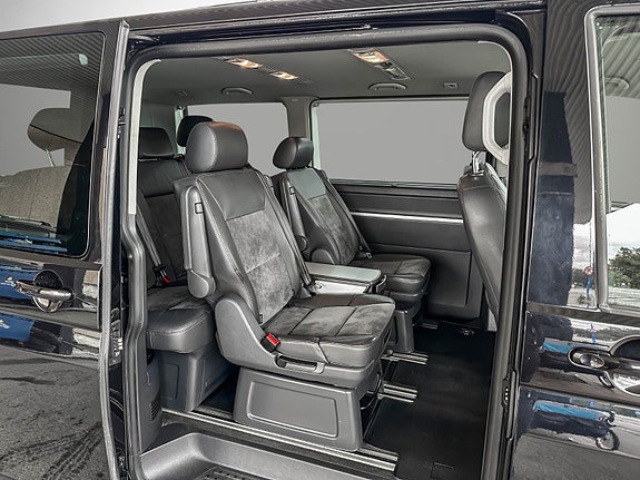 Volkswagen Multivan 19 of 30