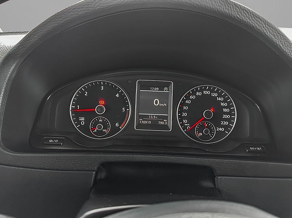 Volkswagen Multivan 13 of 30