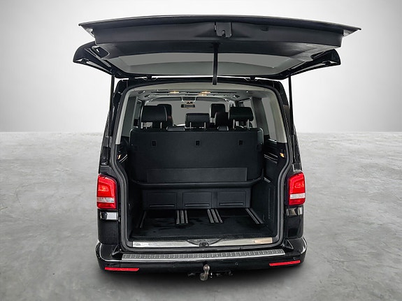 Volkswagen Multivan 26 of 30