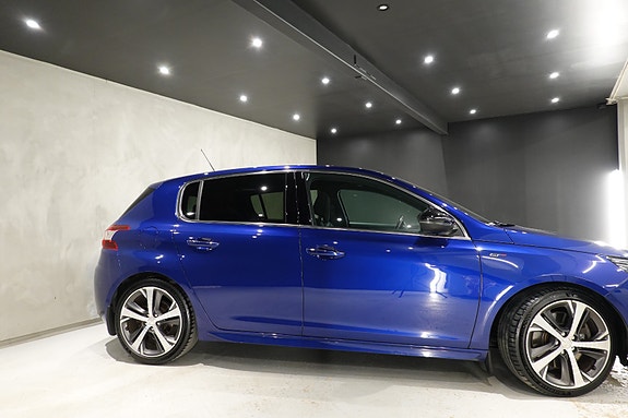 Peugeot 308 2 of 30