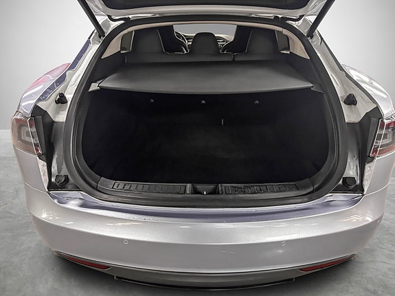 Tesla Model S 20 of 24