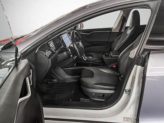 Tesla Model S 10 of 24