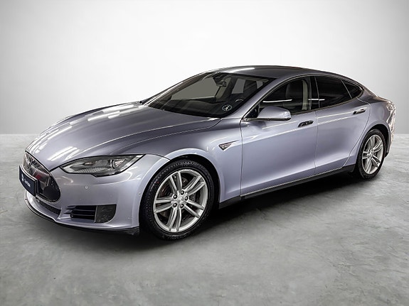 Tesla Model S 8 of 24