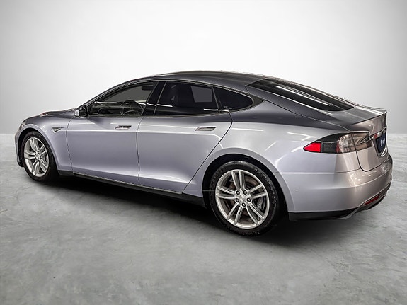 Tesla Model S 3 of 24