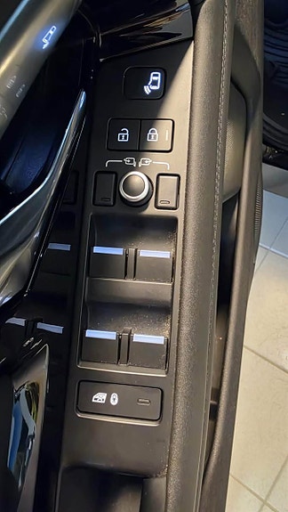 Land Rover Range Rover Evoque 15 of 30