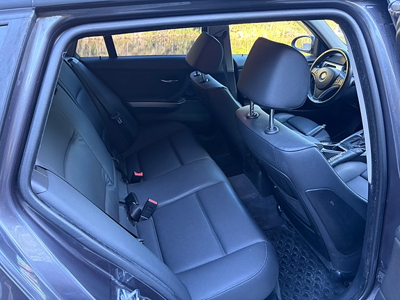 BMW 320d 14 of 17