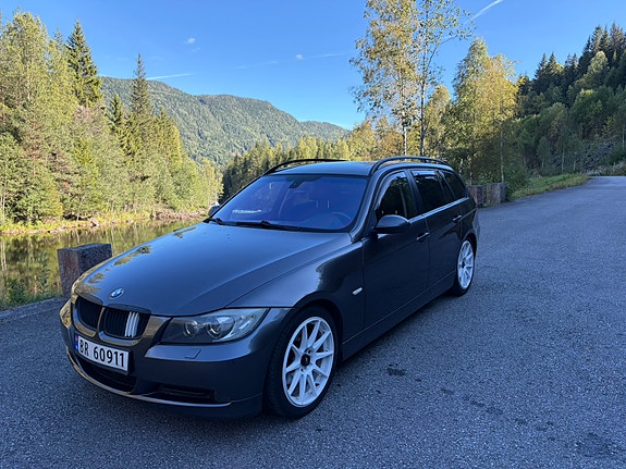 BMW 320d 3 of 17